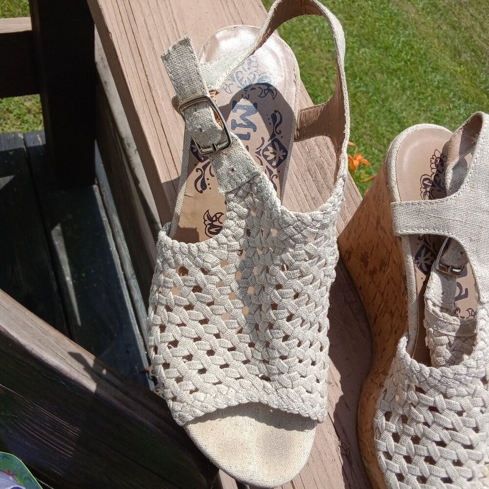 Cute tan Mudd wedge sandals